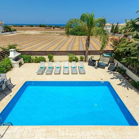 Villa Irina Paralimni Exterior photo