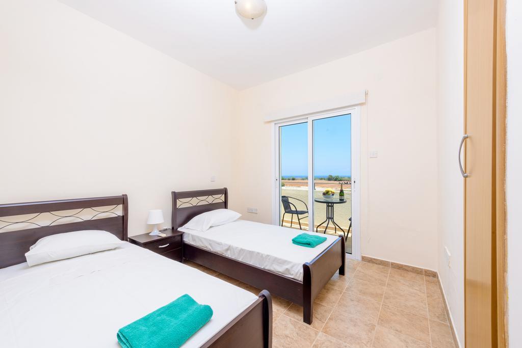 Villa Irina Paralimni Exterior photo