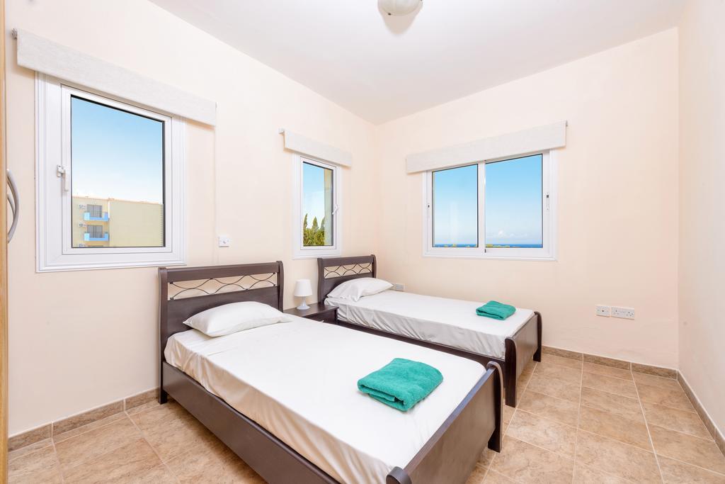 Villa Irina Paralimni Exterior photo