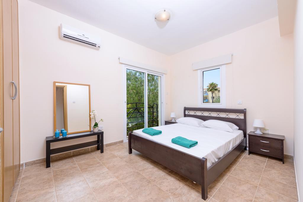 Villa Irina Paralimni Exterior photo
